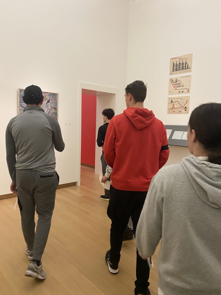 Leerlingen Sweelinck College bezoeken Stedelijk Museum